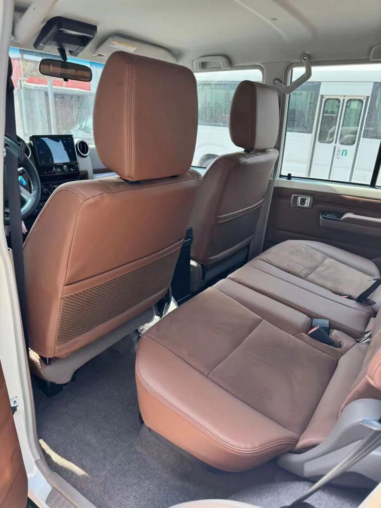 2024款丰田LC76 2.8T 柴油 自动