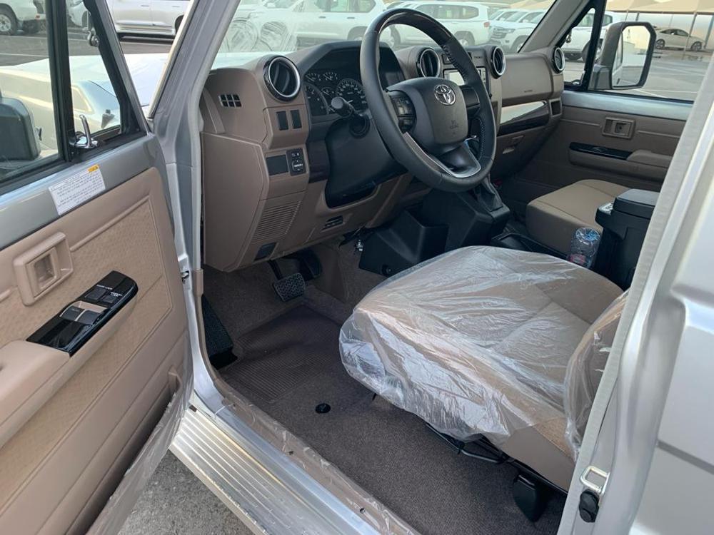 2024款丰田LC71 4.0l 汽油 自动挡