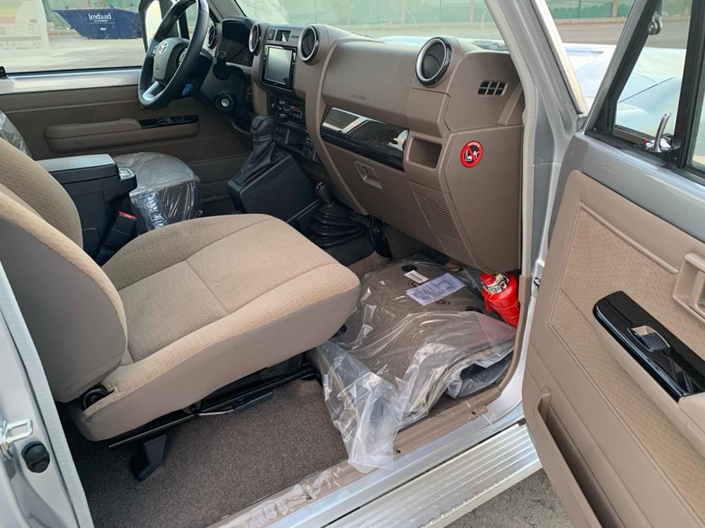 2024款丰田LC71 4.0l 汽油 自动挡