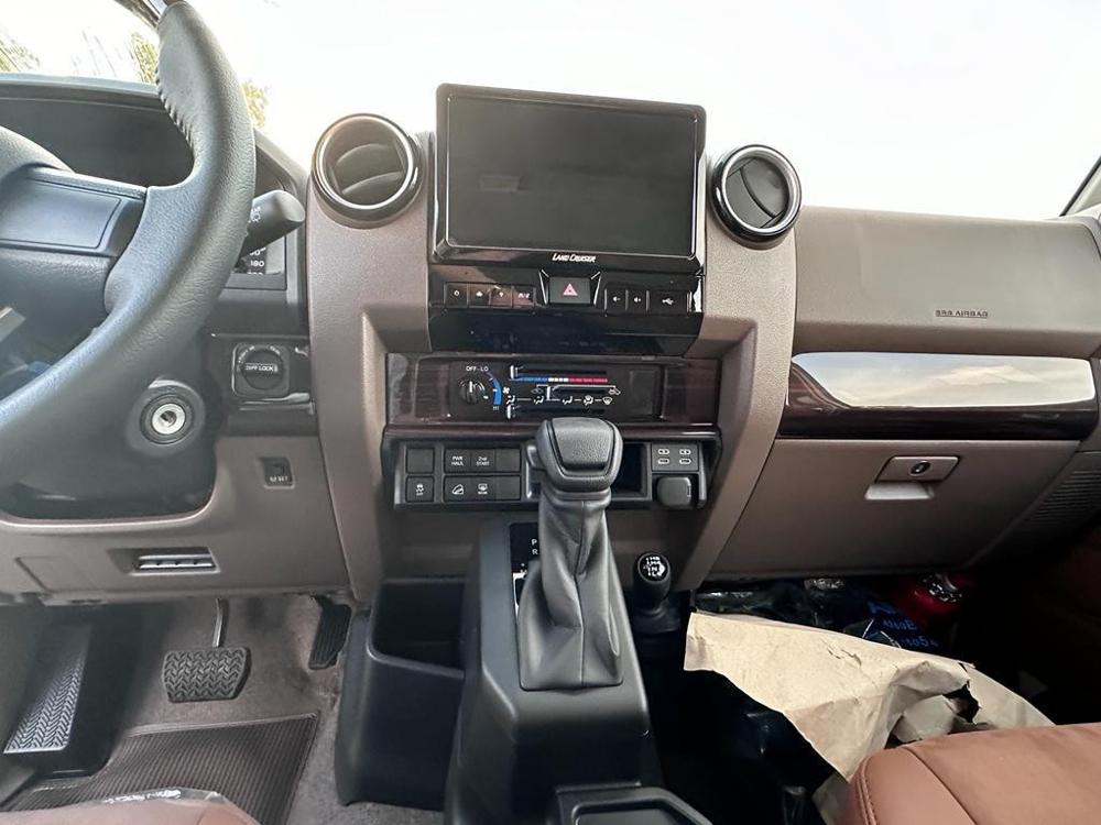 2024款丰田LC71 4.0l 汽油 自动挡