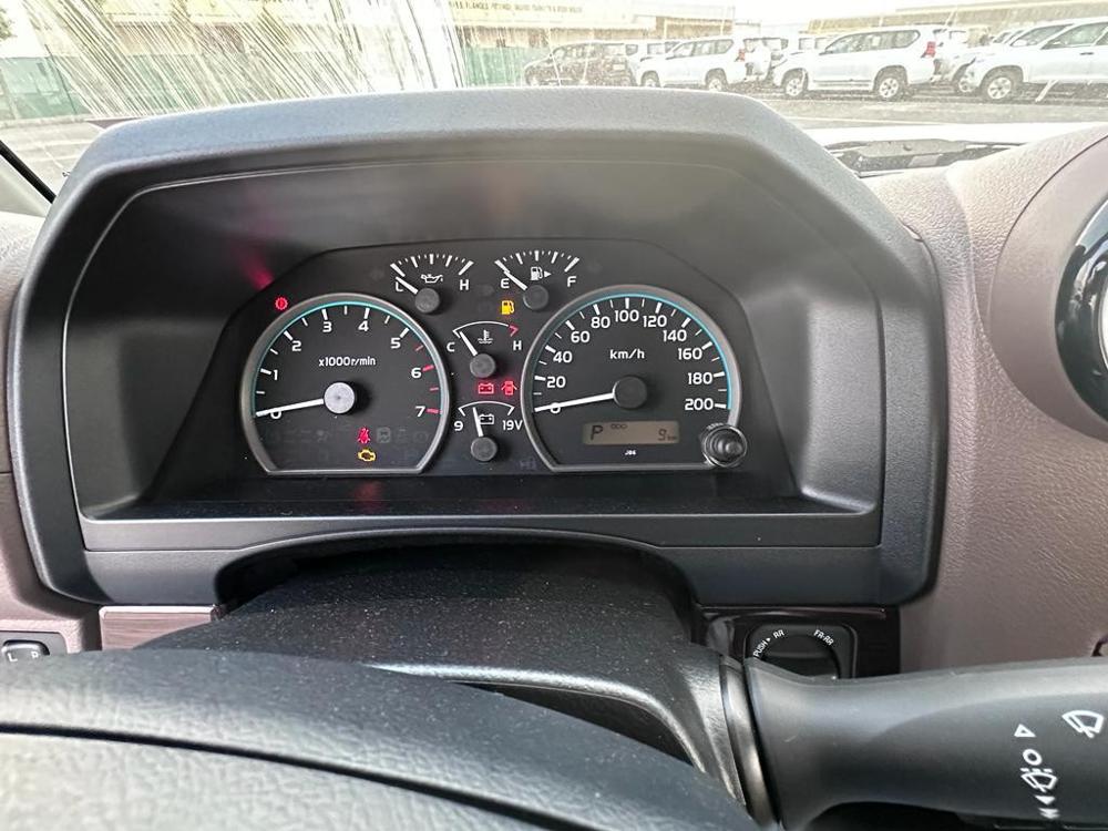 2024款丰田LC71 4.0l 汽油 自动挡