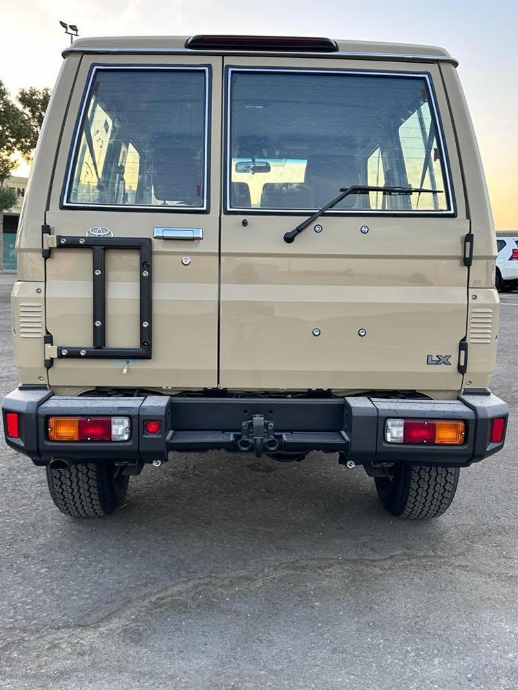 2024款丰田LC71 4.0l 汽油 自动挡