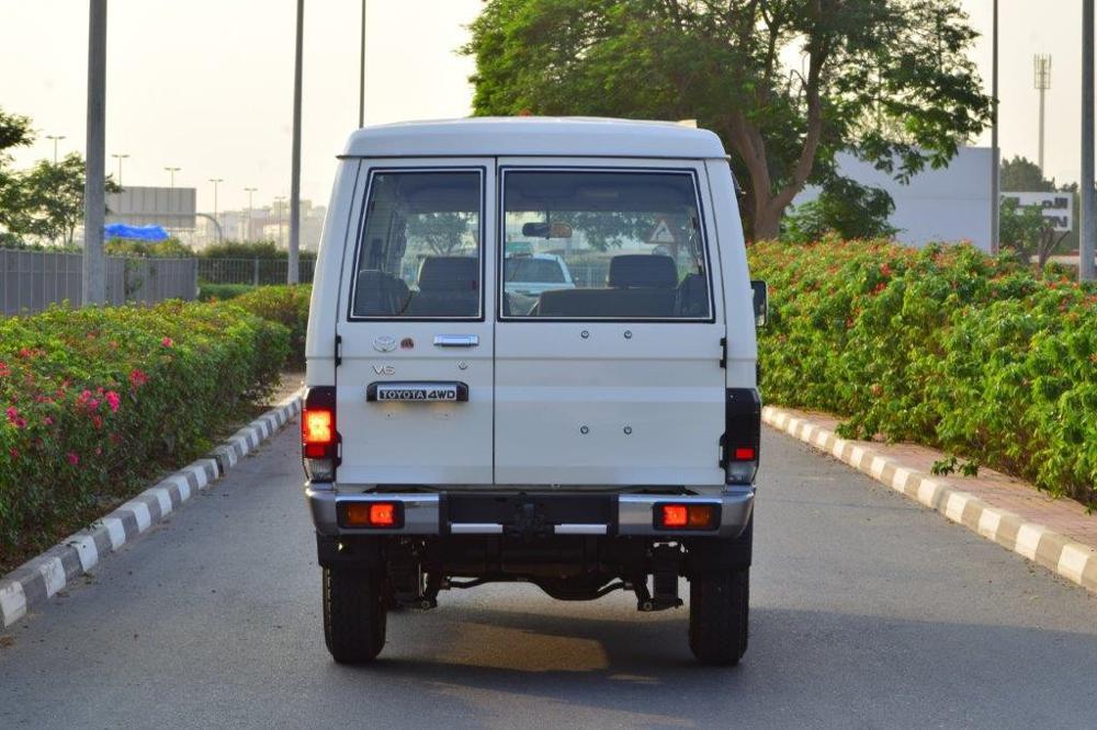 2023款丰田兰德酷路泽LC78 运兵车