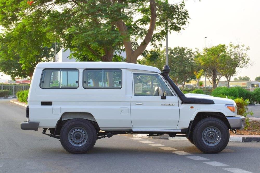 2023款丰田兰德酷路泽LC78 运兵车