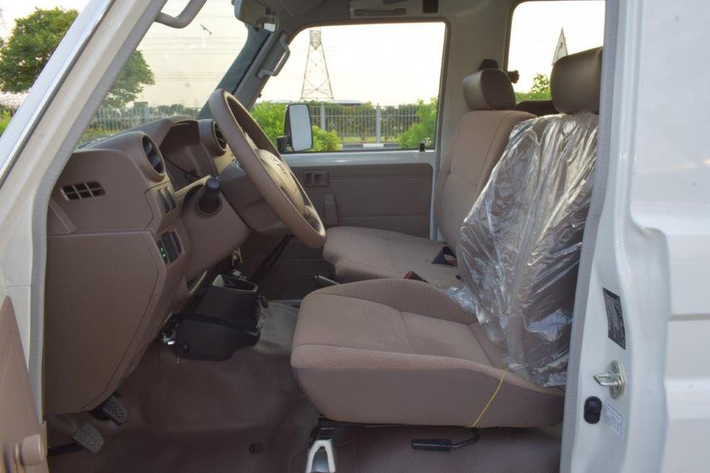 2023款丰田兰德酷路泽LC78 运兵车