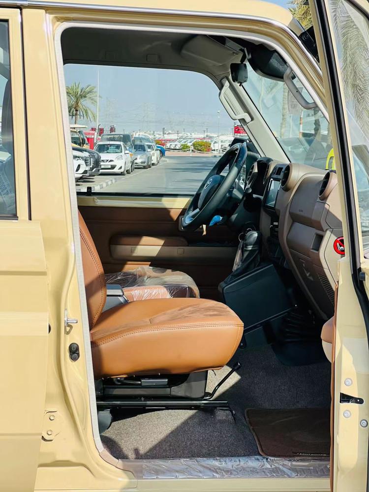 2024款丰田LC76 2.8T  柴油