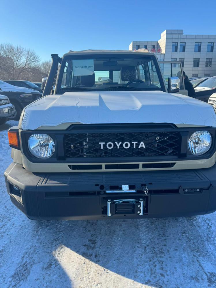 2024款丰田LC76 4.0L 自动