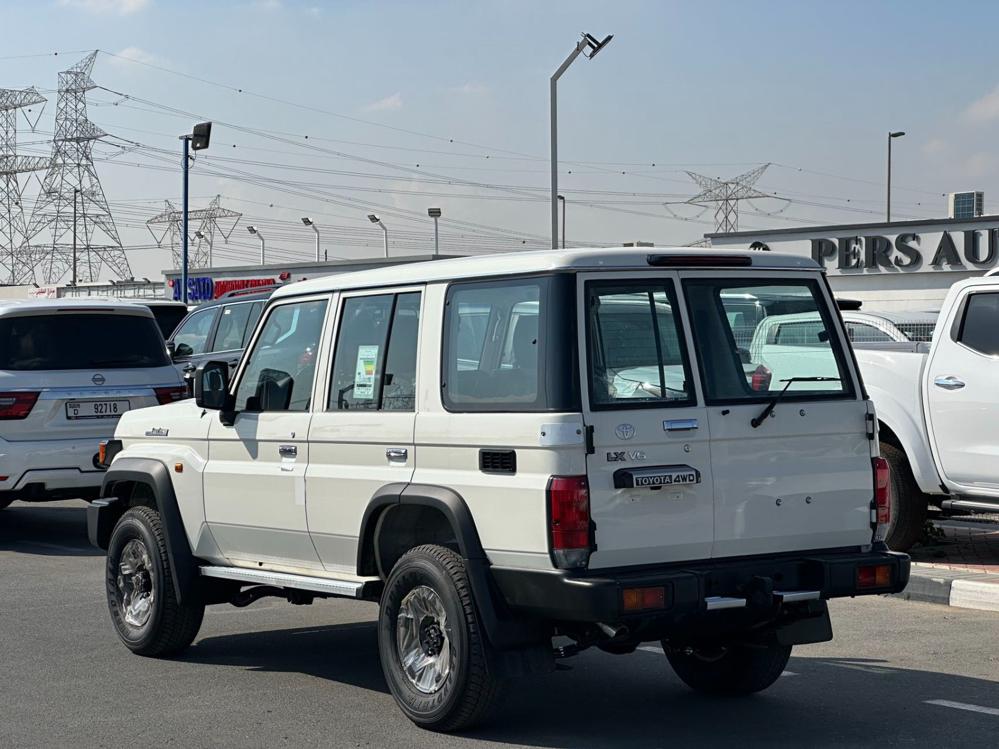 2024款丰田LC76 4.0L 自动