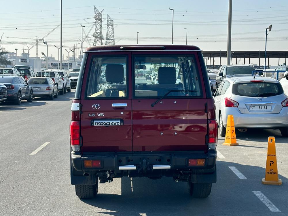 2024款丰田LC76 4.0L 自动