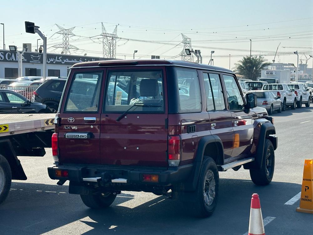 2024款丰田LC76 4.0L 自动