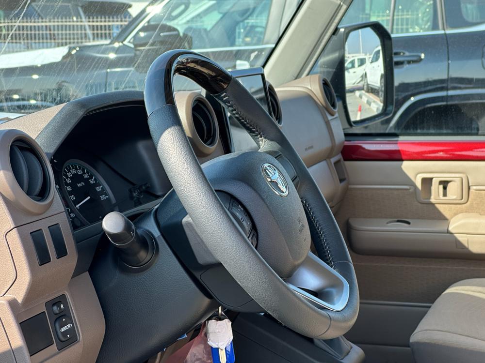 2024款丰田LC76 4.0L 自动