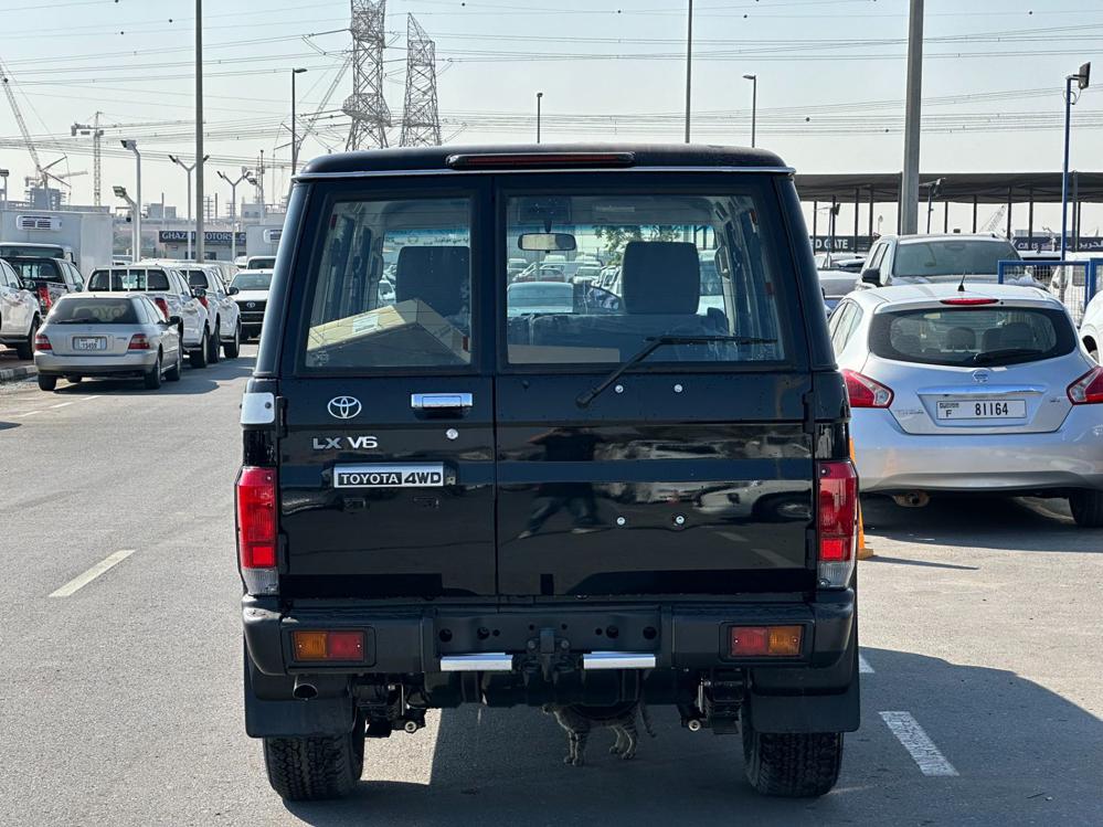 2024款丰田LC76 4.0L 自动