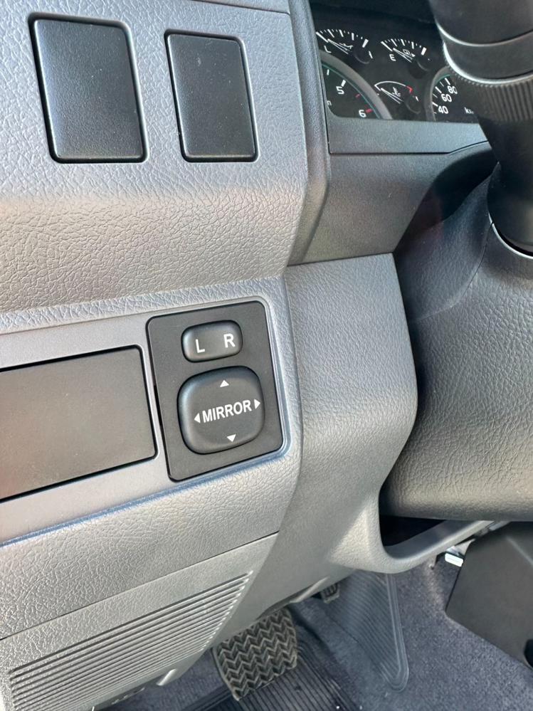 2024款丰田LC76 4.0L 自动