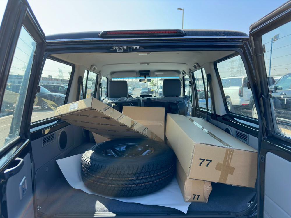 2024款丰田LC76 4.0L 自动