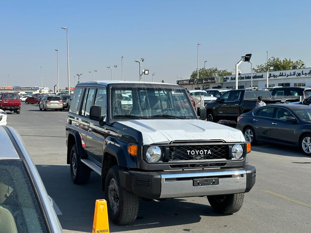 2024款丰田LC76 4.0L 自动