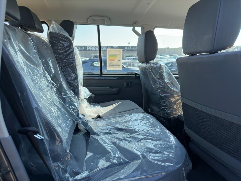 2024款丰田LC76 4.0L 自动