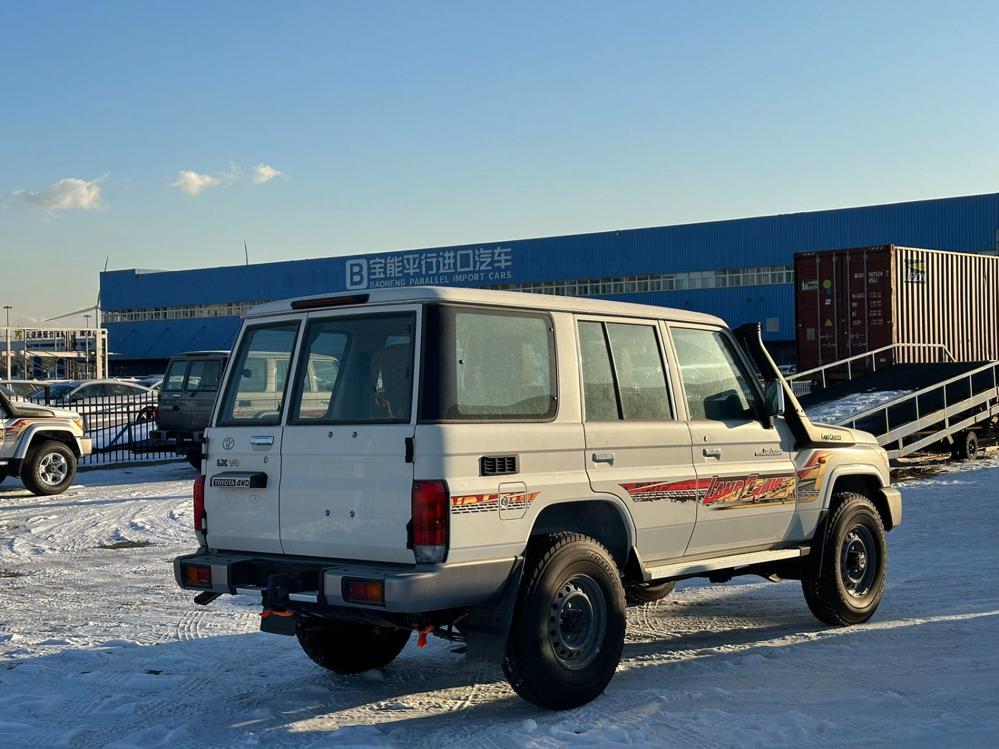 2023款丰田LC76 4.5t