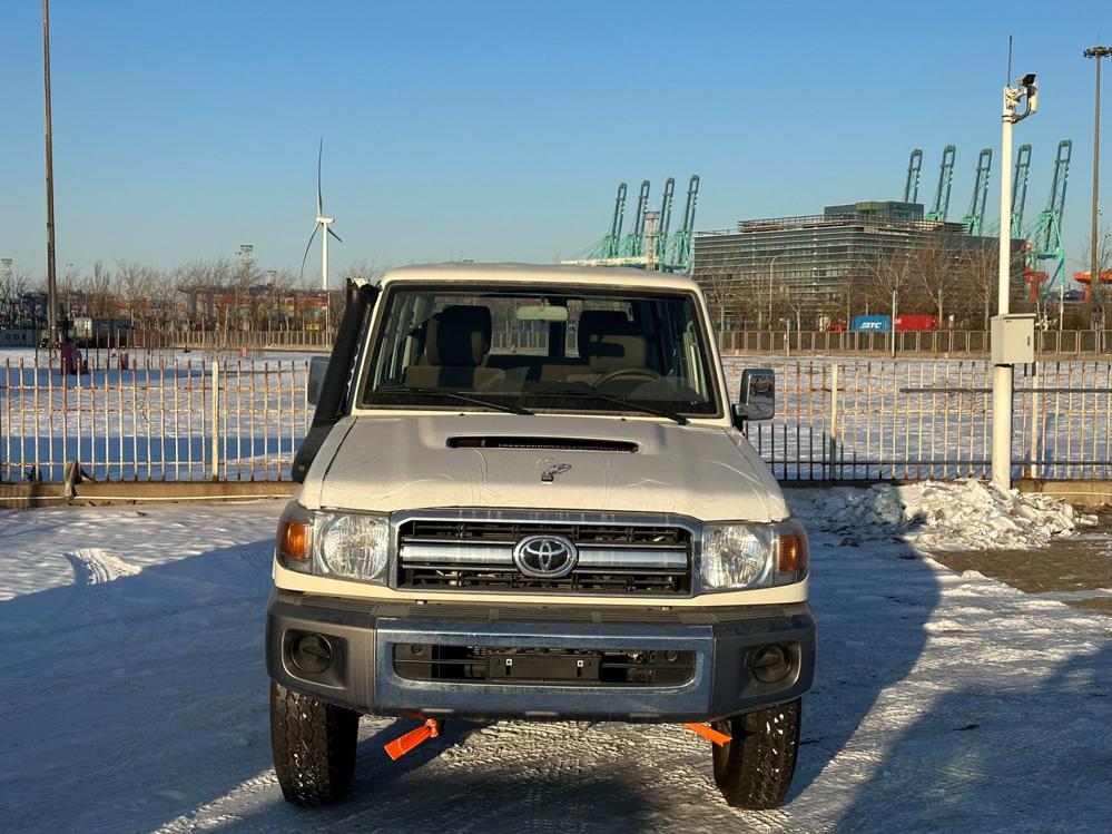 2023款丰田LC76 4.5t