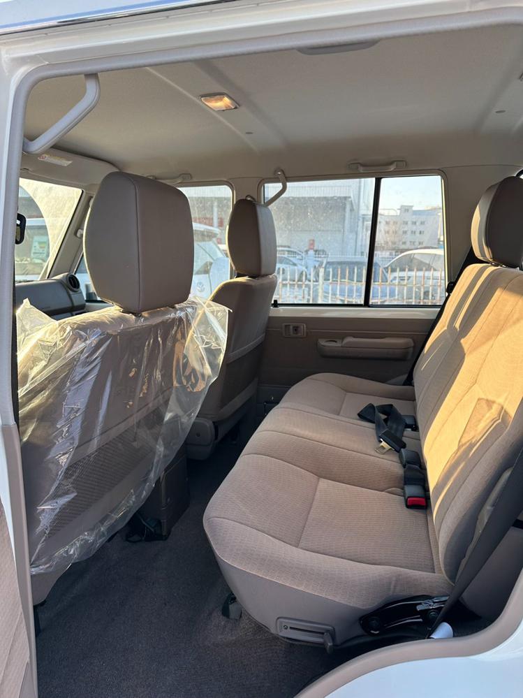 2023款丰田LC76 4.5t