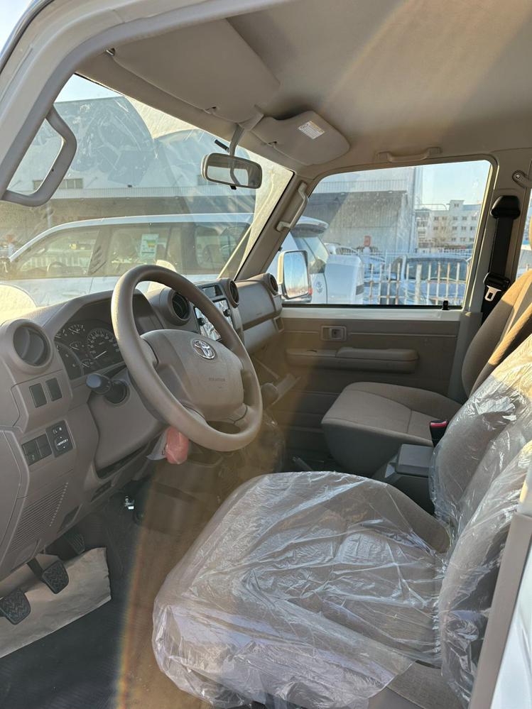 2023款丰田LC76 4.5t