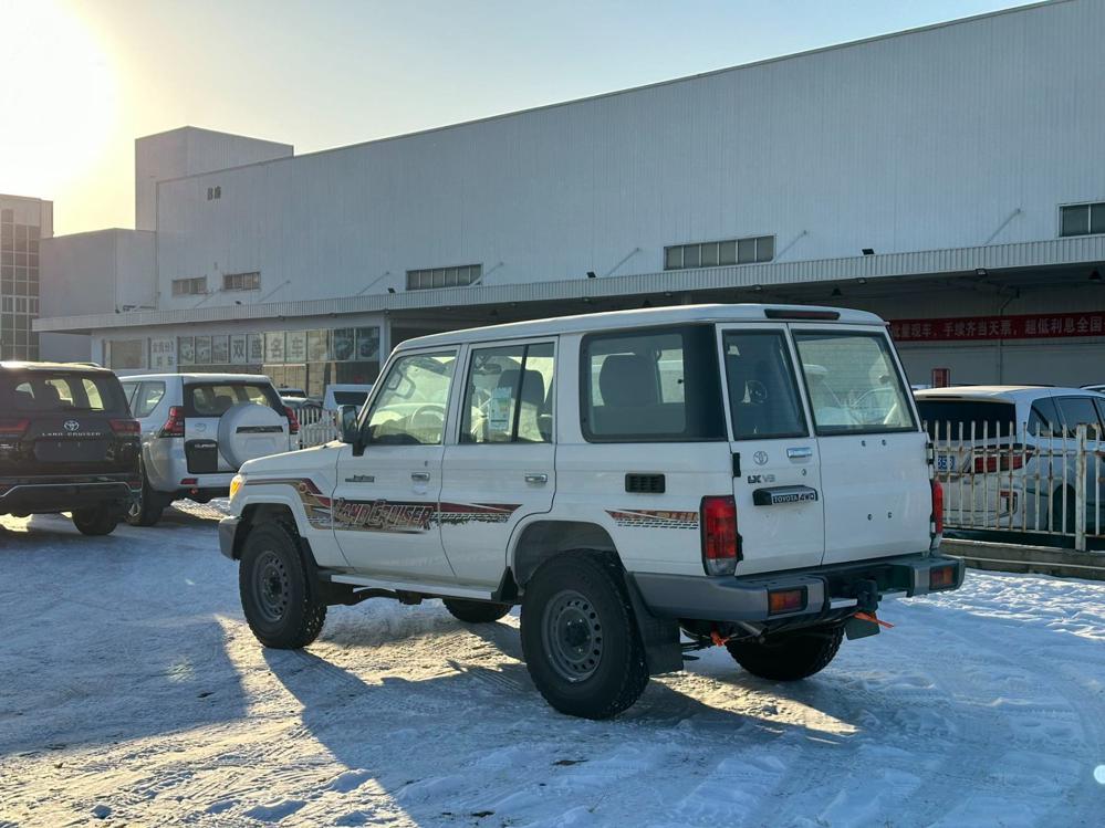 2023款丰田LC76 4.5t