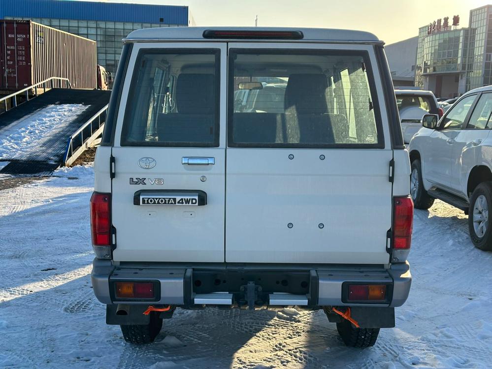 2023款丰田LC76 4.5t