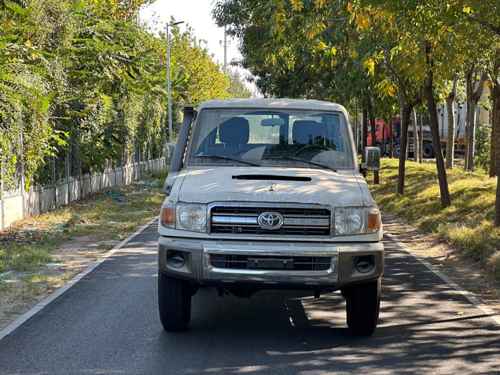 2023款丰田LC76 4.5t