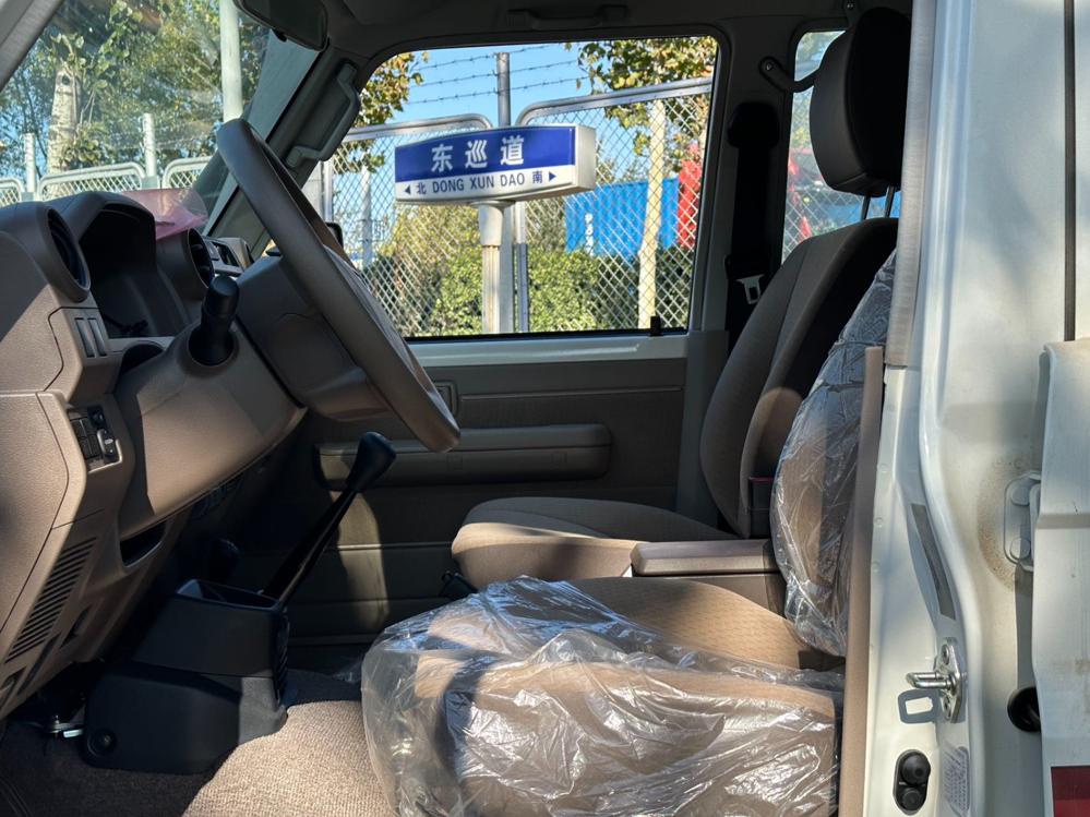 2023款丰田LC76 4.5t