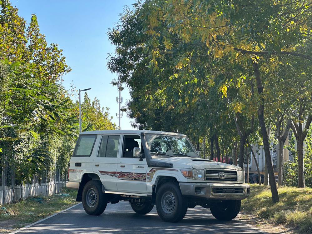 2023款丰田LC76 4.5t