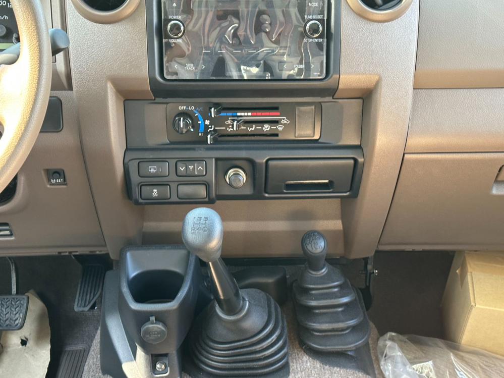 2023款丰田LC76 4.5t