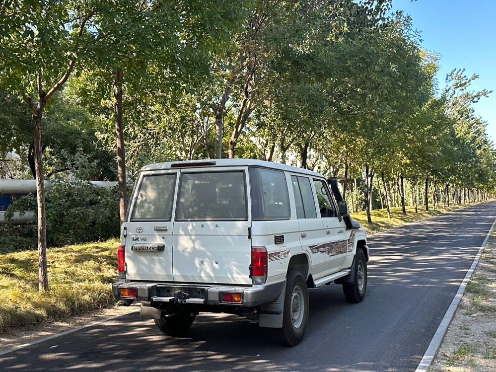 2023款丰田LC76 4.5t