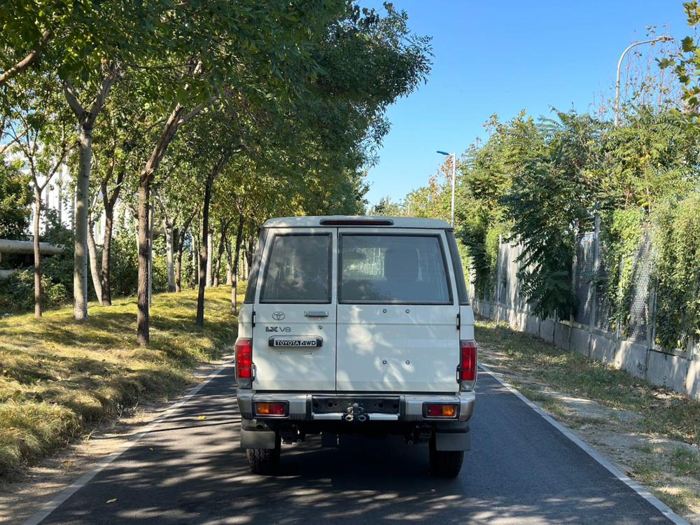 2023款丰田LC76 4.5t