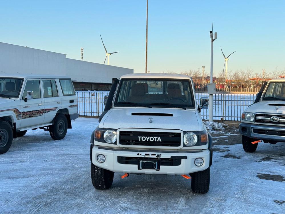 2023款丰田LC76 4.5t