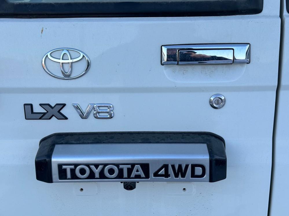 2023款丰田LC76 4.5t