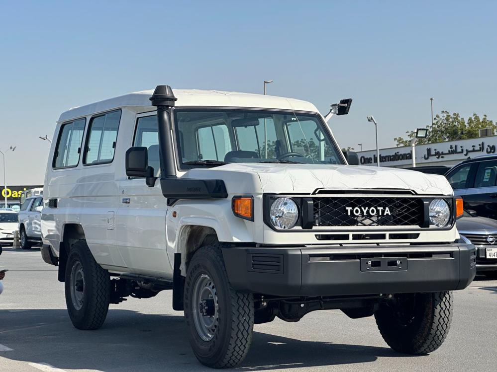 2024款丰田LC78 运兵车