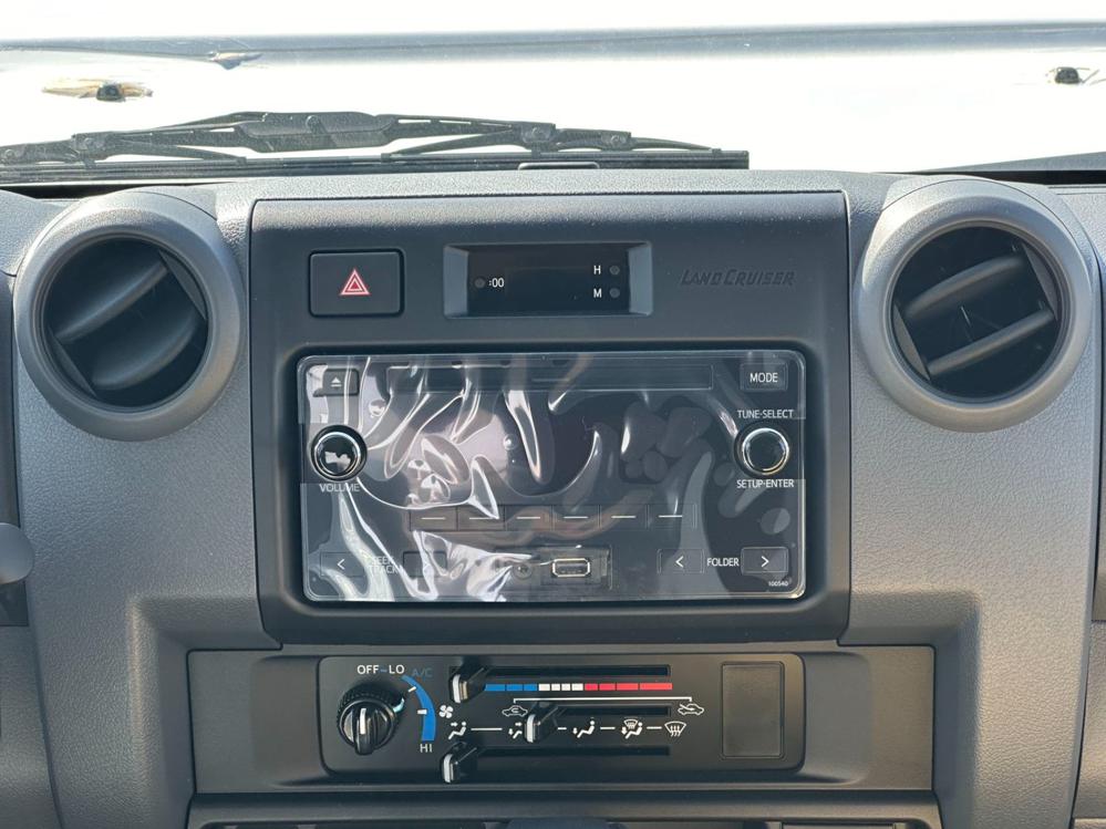 2024款丰田LC78 运兵车