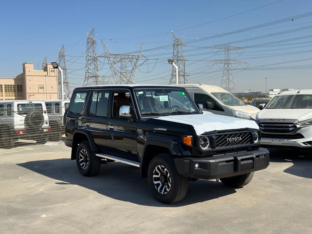 2024款丰田LC76 2.8T  柴油