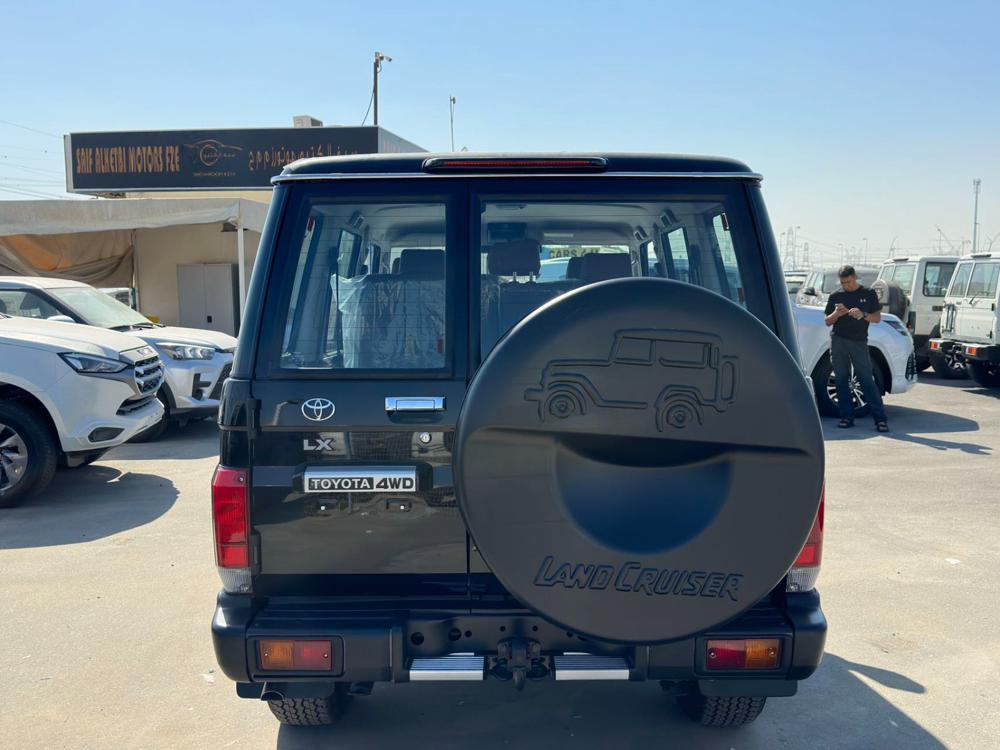 2024款丰田LC76 2.8T  柴油