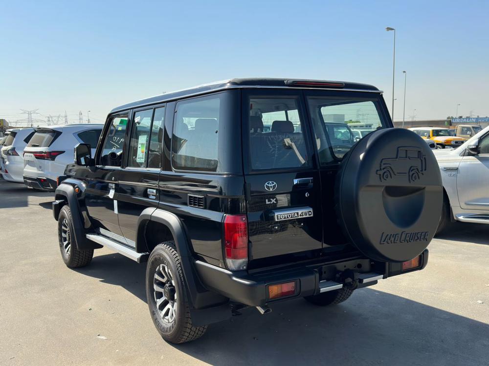 2024款丰田LC76 2.8T  柴油