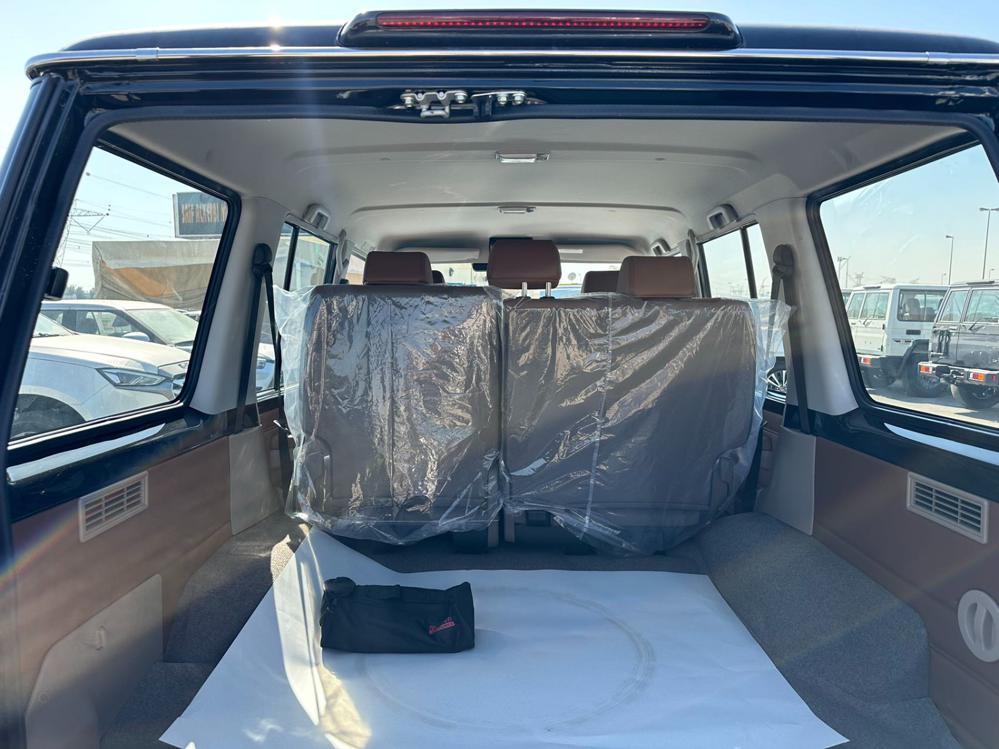 2024款丰田LC76 2.8T  柴油