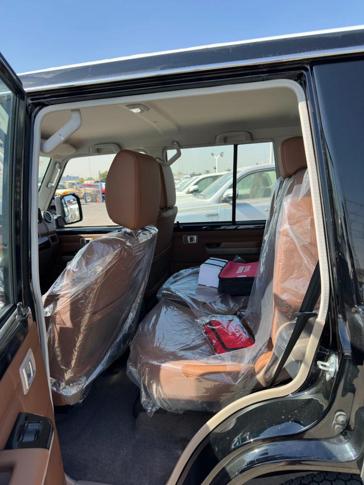 2024款丰田LC76 2.8T  柴油