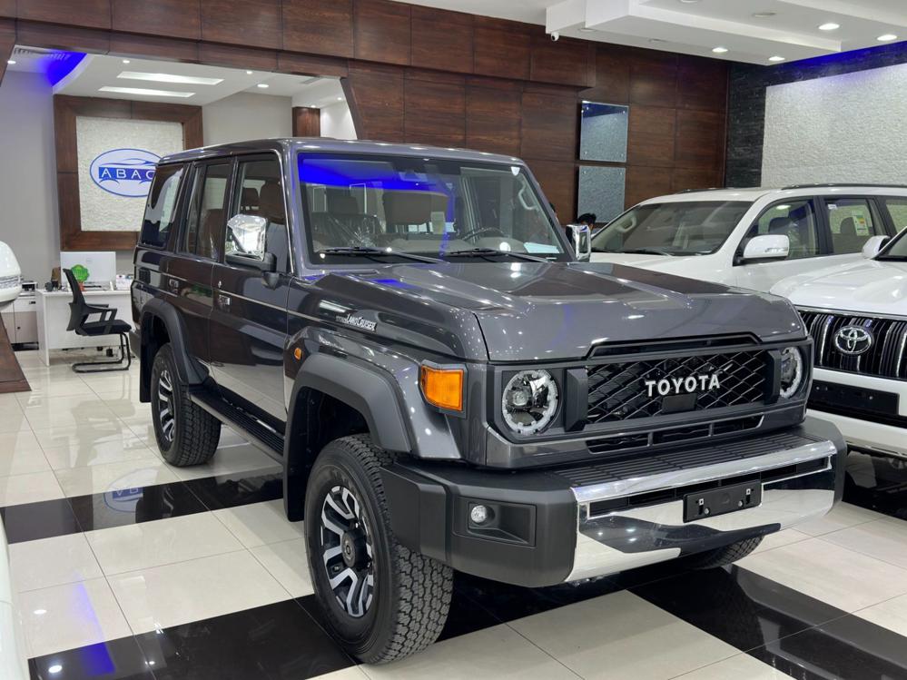 2024款丰田LC76 4.0L 自动