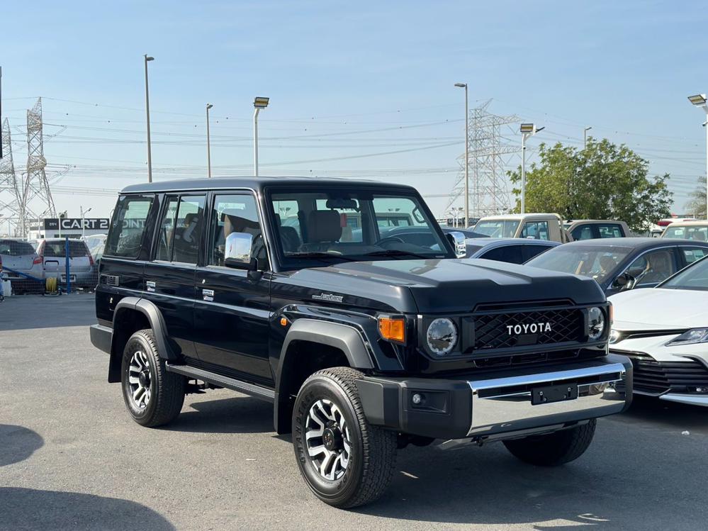 2024款丰田LC76 4.0L 自动