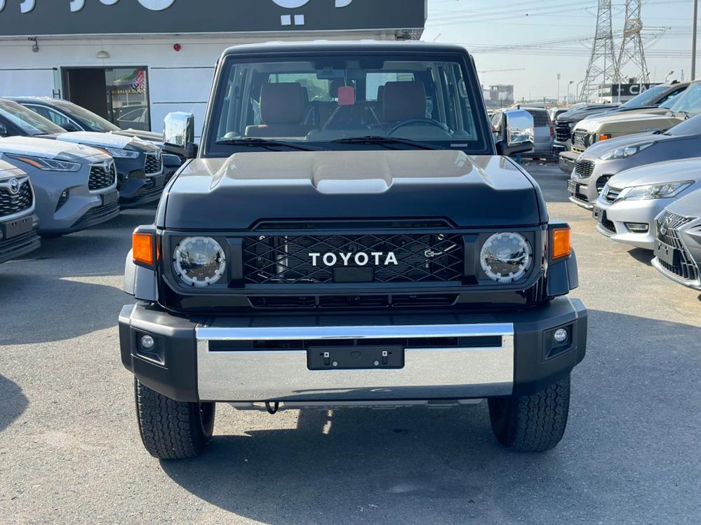 2024款丰田LC76 4.0L 自动