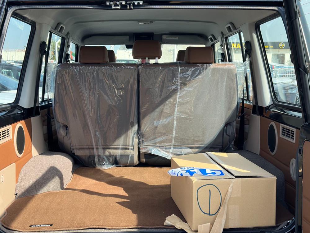 2024款丰田LC76 4.0L 自动