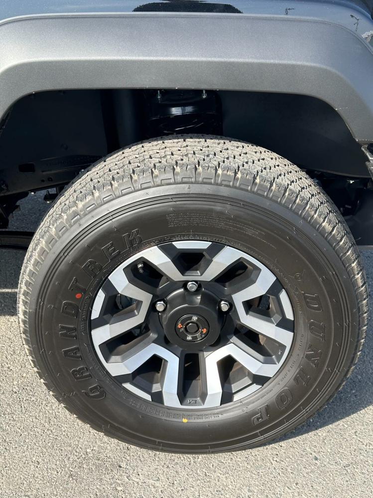 2024款丰田LC76 4.0L 自动