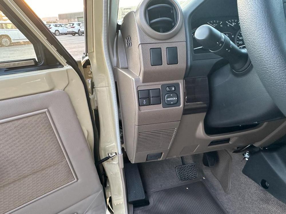 2024款丰田LC71 2.8T柴油 自动档