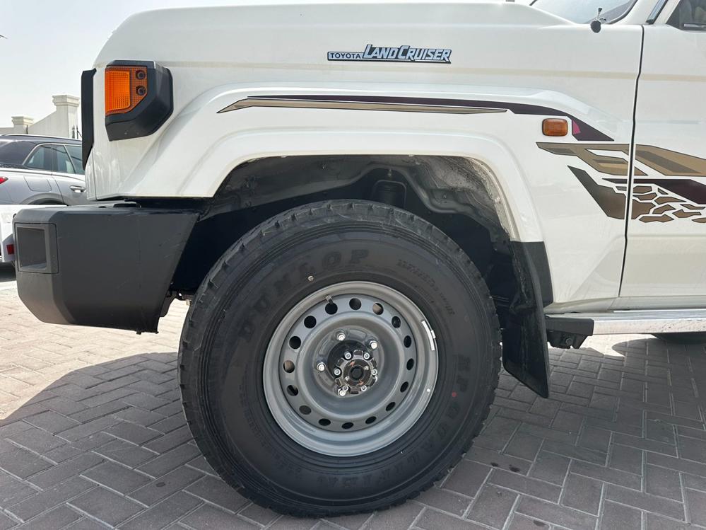 2024款丰田LC71 2.8T柴油