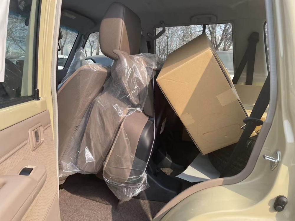 2024款丰田LC76 4.0 自动挡