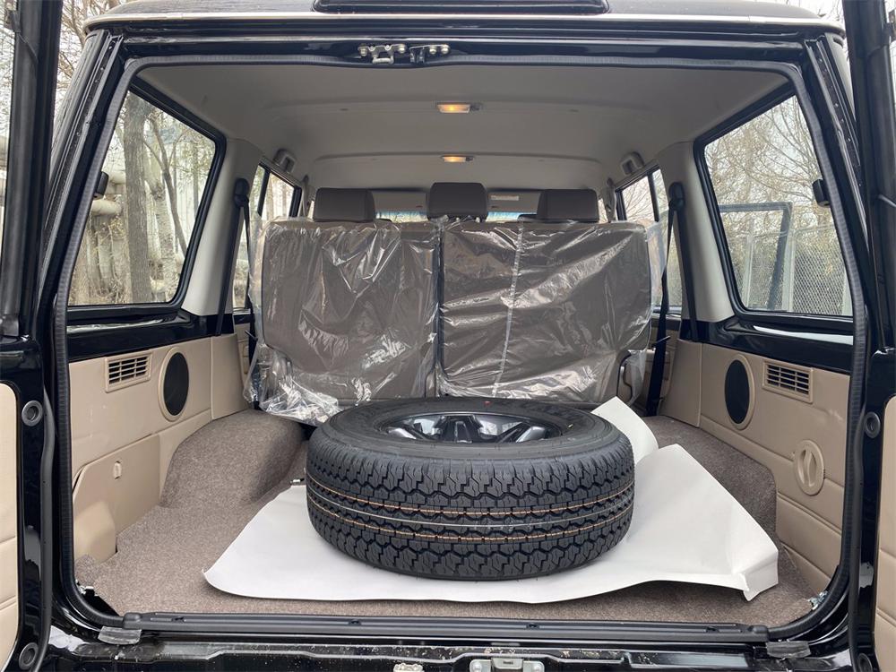 2024款丰田LC76 4.0 自动挡